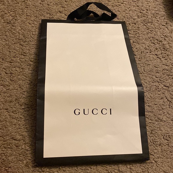 Gucci paper bag - good condition. Please see pics - Picture 2 of 7